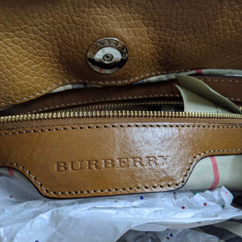 Burberry " Hepburn"  nutmeg leather handbag - Picture 9 of 9